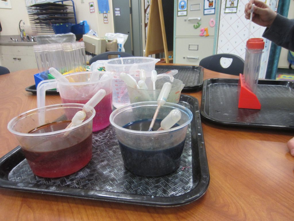 Color Mixing Station